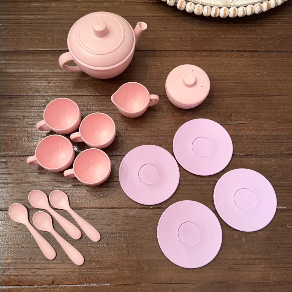 Pottery Barn Kids/Green Toys Tea Set